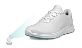 Spikeless vs Spike Golf Shoes: What’s Best for British Weather?