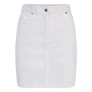 Traditional style lightweight White Skort made in a four-way stretch polyester fabric. The skort has a small slit at the back, two front pockets and a zipper with button fastening. The buttons are etched with the Pure Golf logo, which also features on the two back pockets in very subtle stitching for an overall stylish effect. They come with matching attached undershorts.
